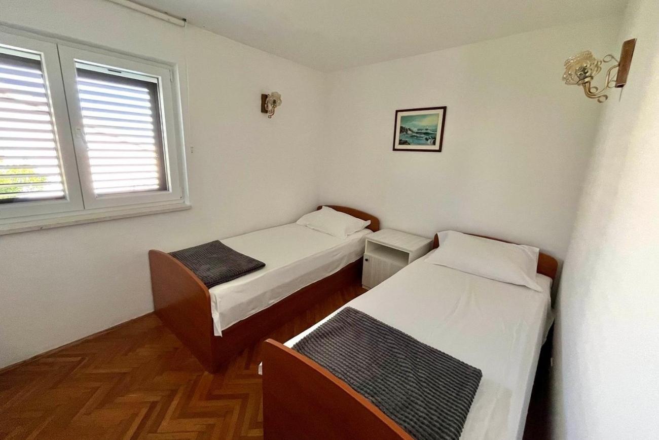 Apartments By The Sea Maslinica, Solta - 774 Grohote Bilik gambar
